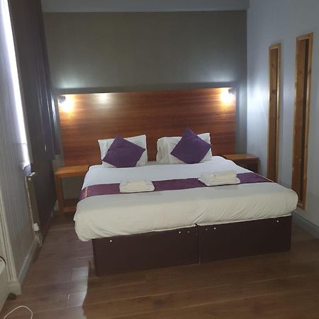 לונג איטון Bennetts Hotel מראה חיצוני תמונה