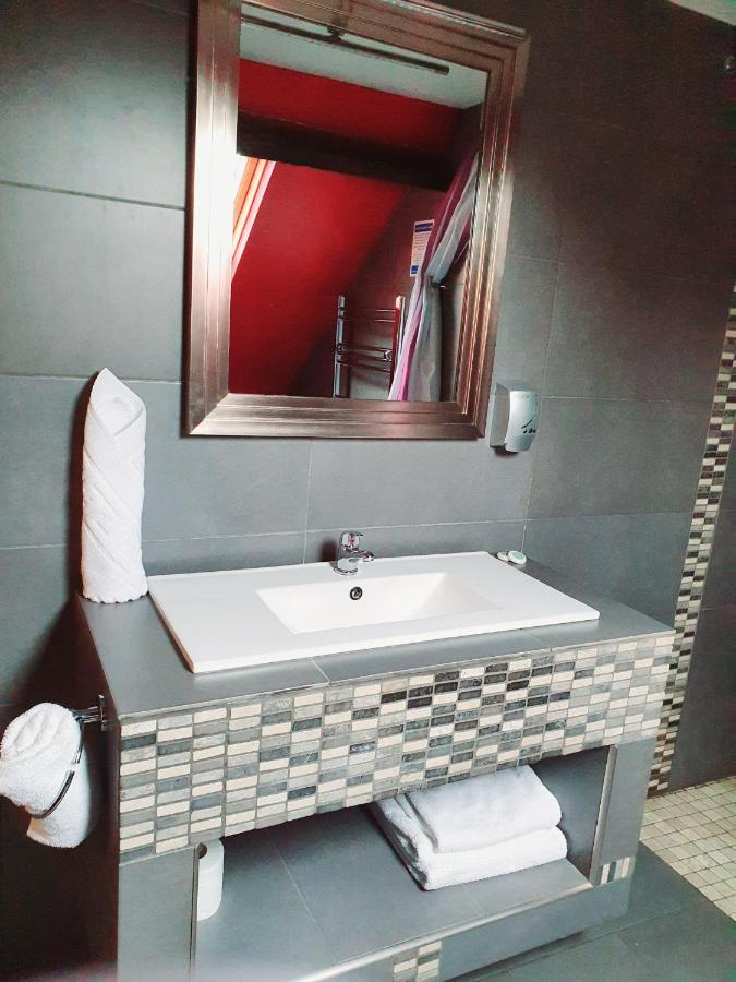 לונג איטון Bennetts Hotel מראה חיצוני תמונה