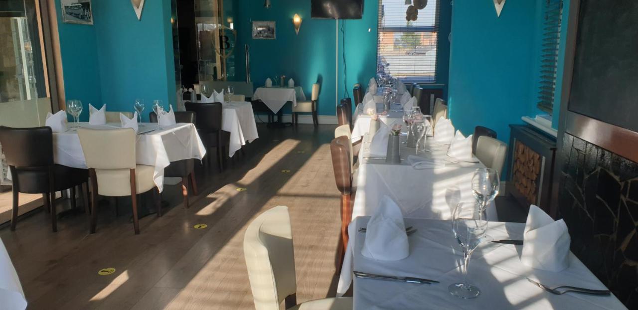 לונג איטון Bennetts Hotel מראה חיצוני תמונה