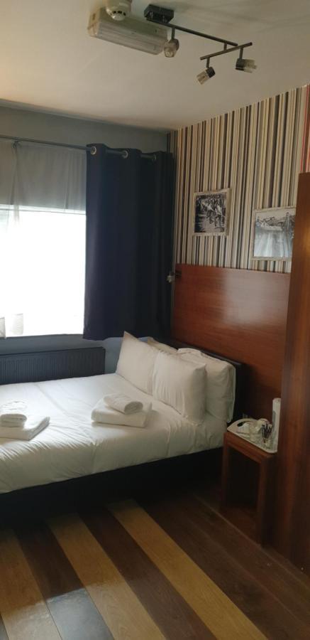 לונג איטון Bennetts Hotel מראה חיצוני תמונה