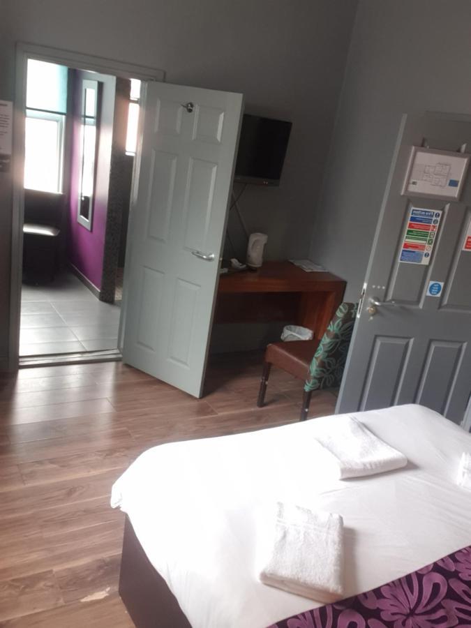 לונג איטון Bennetts Hotel מראה חיצוני תמונה