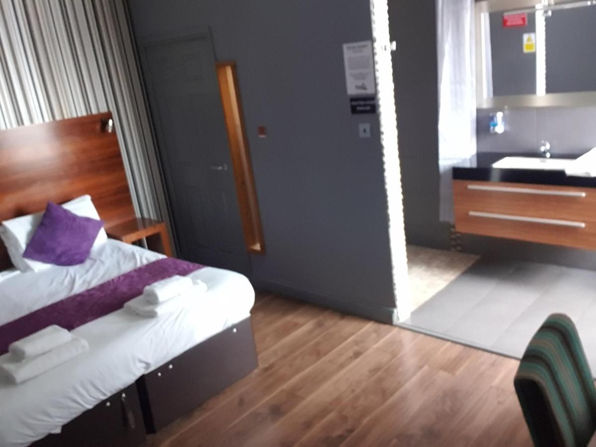 לונג איטון Bennetts Hotel מראה חיצוני תמונה