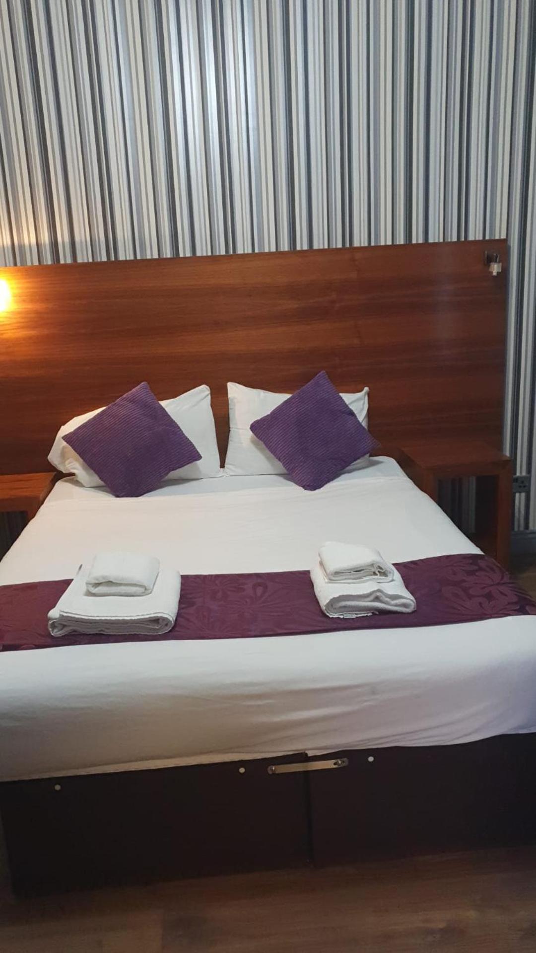 לונג איטון Bennetts Hotel מראה חיצוני תמונה