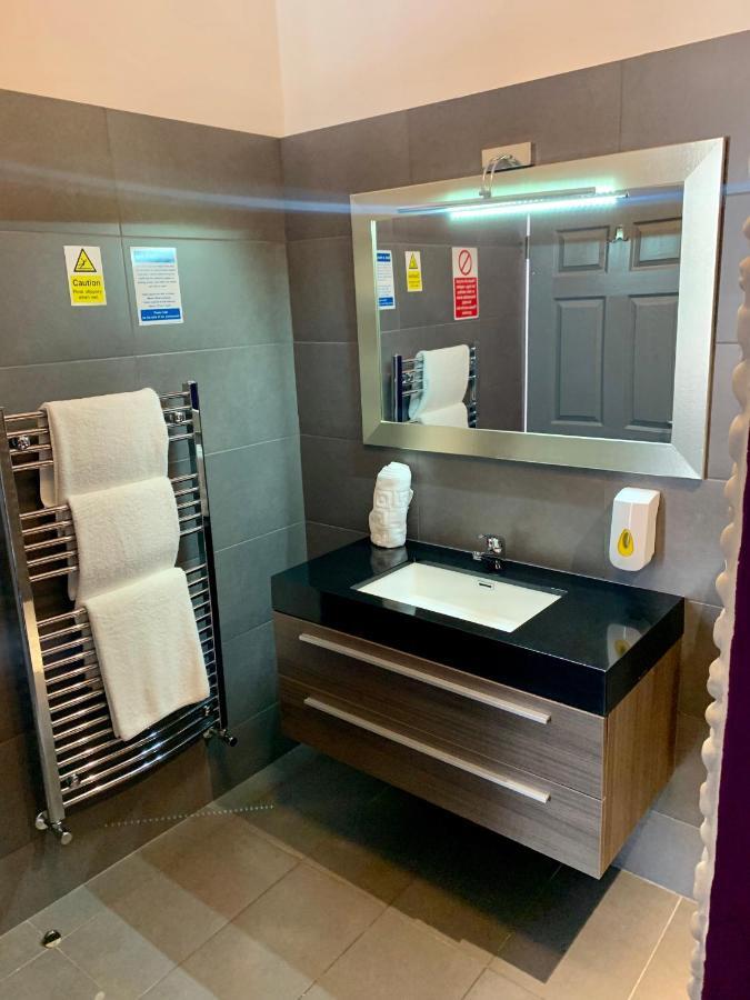 לונג איטון Bennetts Hotel מראה חיצוני תמונה