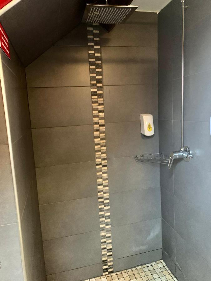 לונג איטון Bennetts Hotel מראה חיצוני תמונה